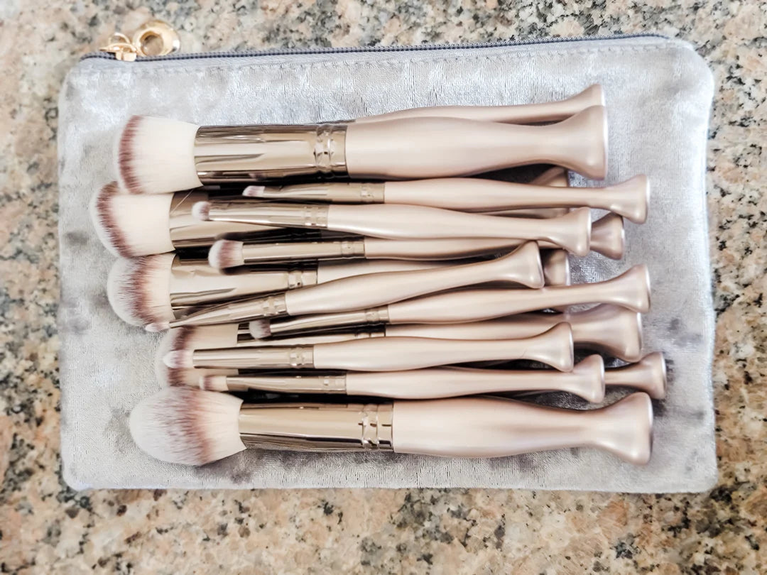 Makeup brush and bag set - Shop women apparel, Jewelry, bath & beauty products online - Arwen's Boutique