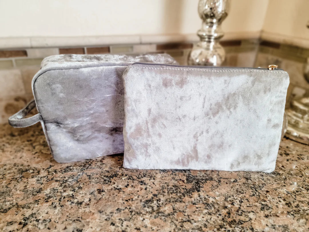 Makeup brush and bag set - Shop women apparel, Jewelry, bath & beauty products online - Arwen's Boutique