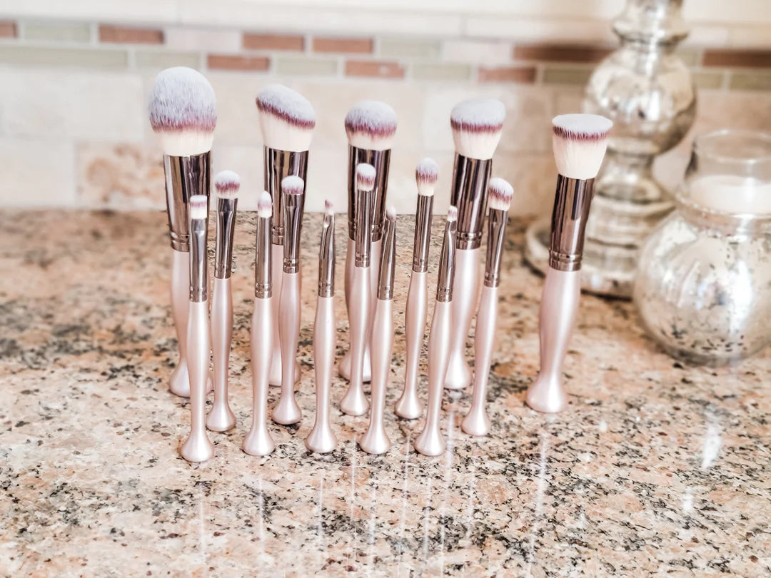 Makeup brush and bag set - Shop women apparel, Jewelry, bath & beauty products online - Arwen's Boutique