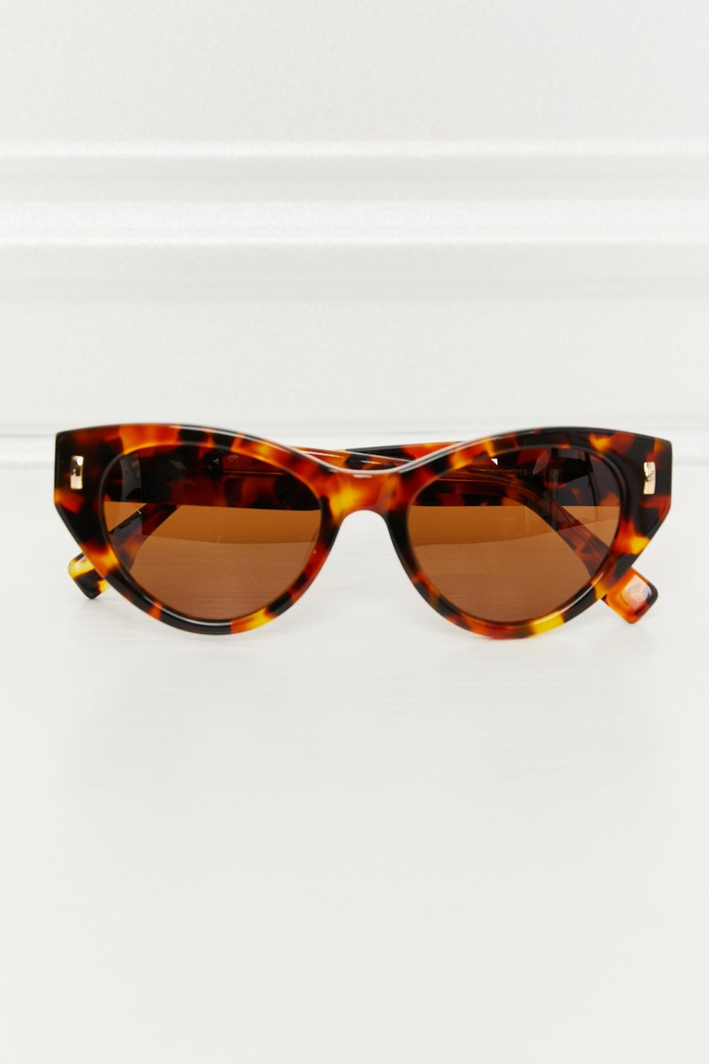 Tortoiseshell Acetate Frame Sunglasses - Shop women apparel, Jewelry, bath & beauty products online - Arwen's Boutique