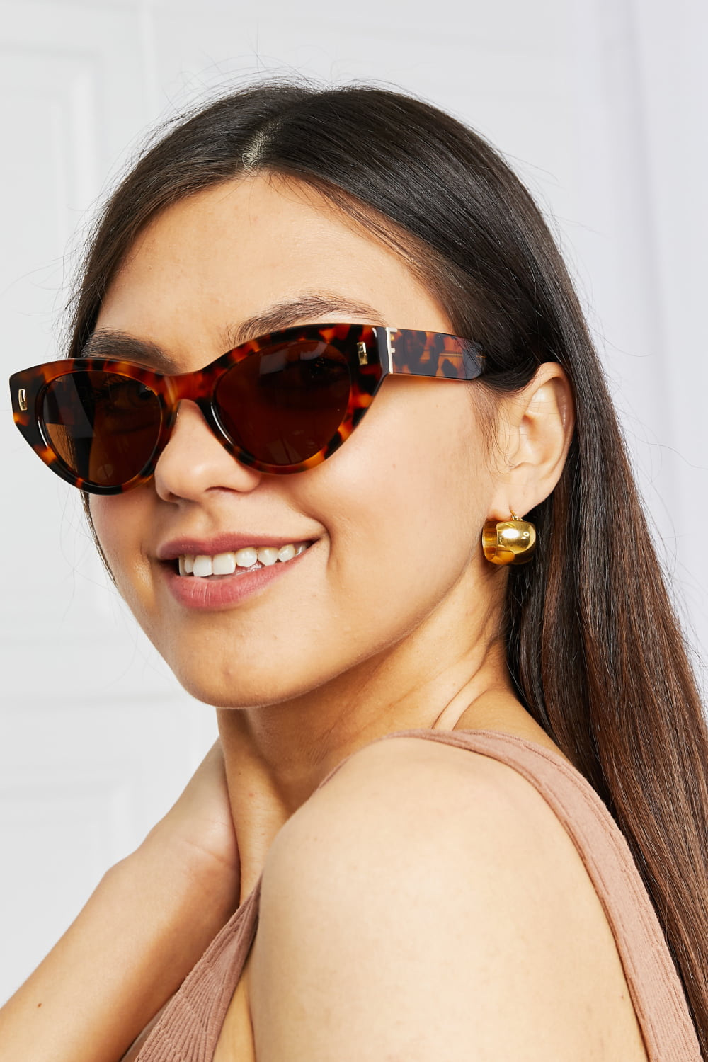 Tortoiseshell Acetate Frame Sunglasses - Shop women apparel, Jewelry, bath & beauty products online - Arwen's Boutique