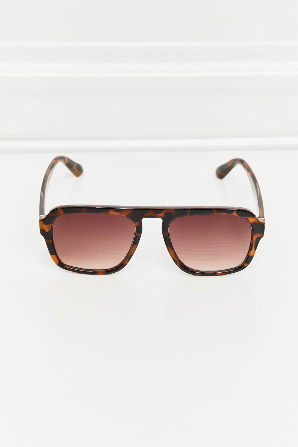 Tortoiseshell Square Polycarbonate Frame Sunglasses - Shop women apparel, Jewelry, bath & beauty products online - Arwen's Boutique