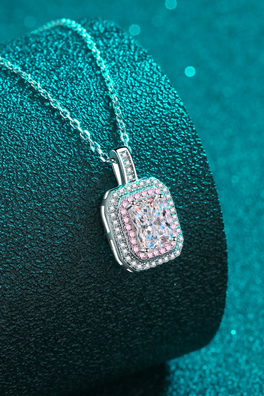 1 Carat Moissanite Geometric Pendant Chain Necklace - Shop women apparel, Jewelry, bath & beauty products online - Arwen's Boutique