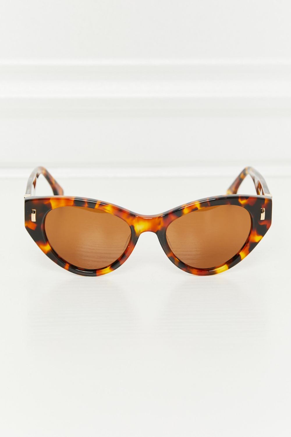 Tortoiseshell Acetate Frame Sunglasses - Shop women apparel, Jewelry, bath & beauty products online - Arwen's Boutique